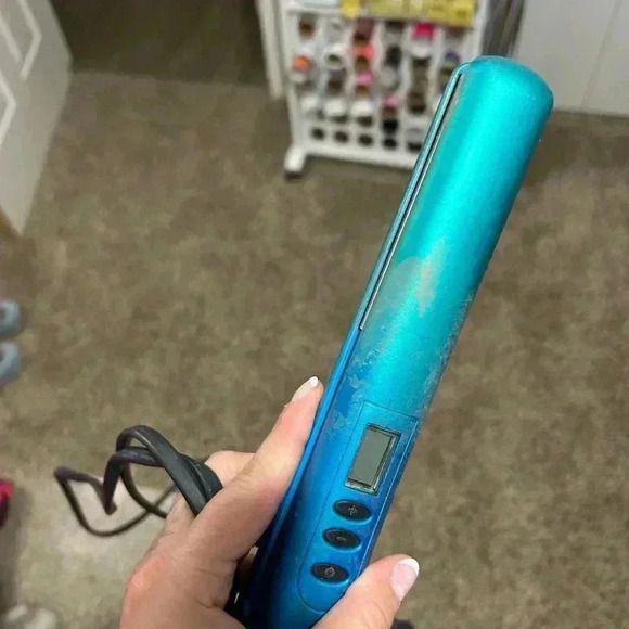 Flawed gem chi hair straightener - Picture 5 of 7